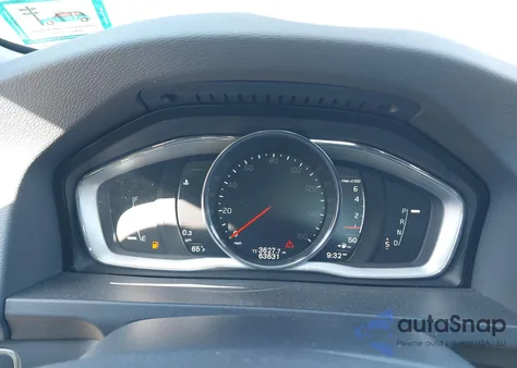 2018 Volvo S60 T5 Dynamic из США, поврежденный, VIN YV140MTL6J2459953